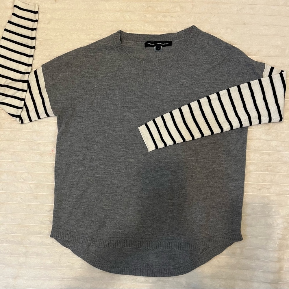 French Connection Heather Gray Knit Top with striped navy sleeves size large